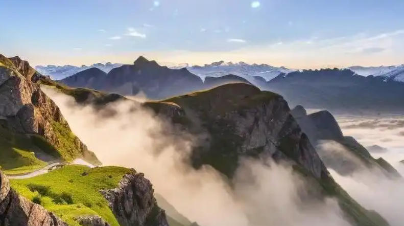 四叶城化妆品专卖店轮播图1